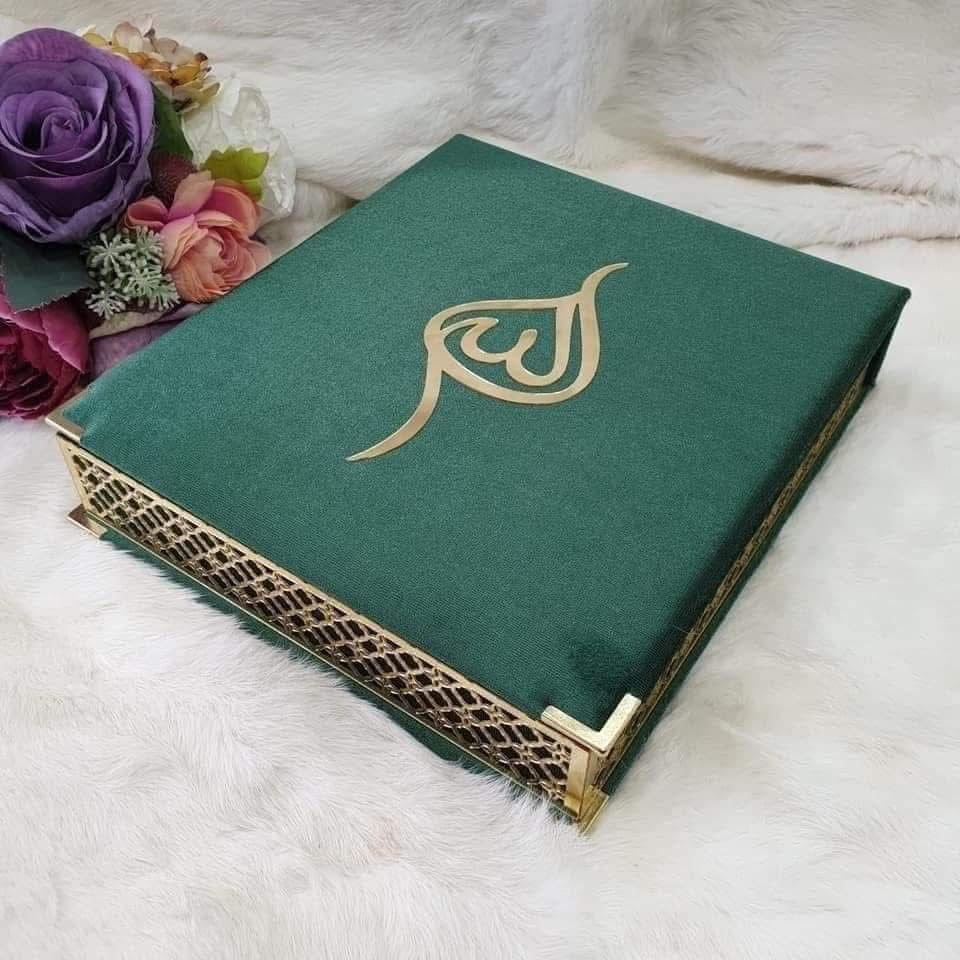 Velvet Qur’an Set with Misbaha – Embroidered Velvet Box with Acrylic