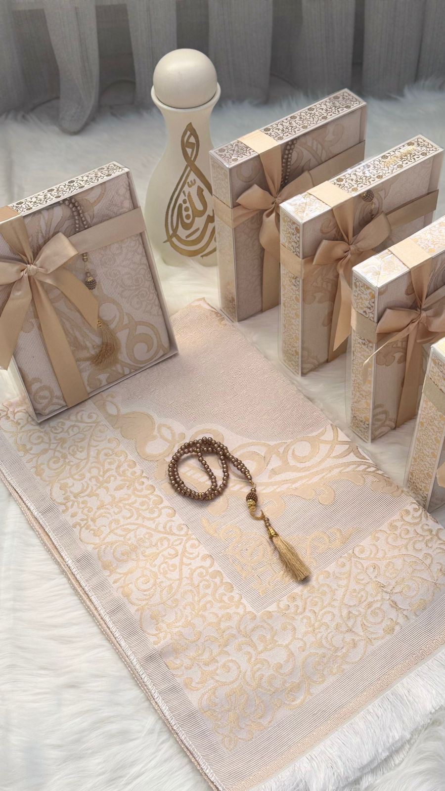 سجادة صلاة تفتا تركي مع مسبحة لؤلؤ – بكج أنيق