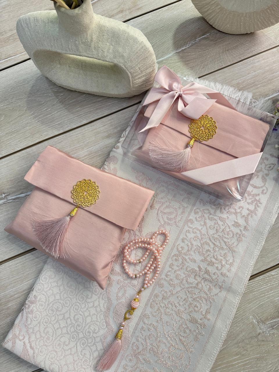 بكج سجادة صلاة مع مسبحه وشنطتهم---prayer mat set with tasbih presented in an elegant pouch